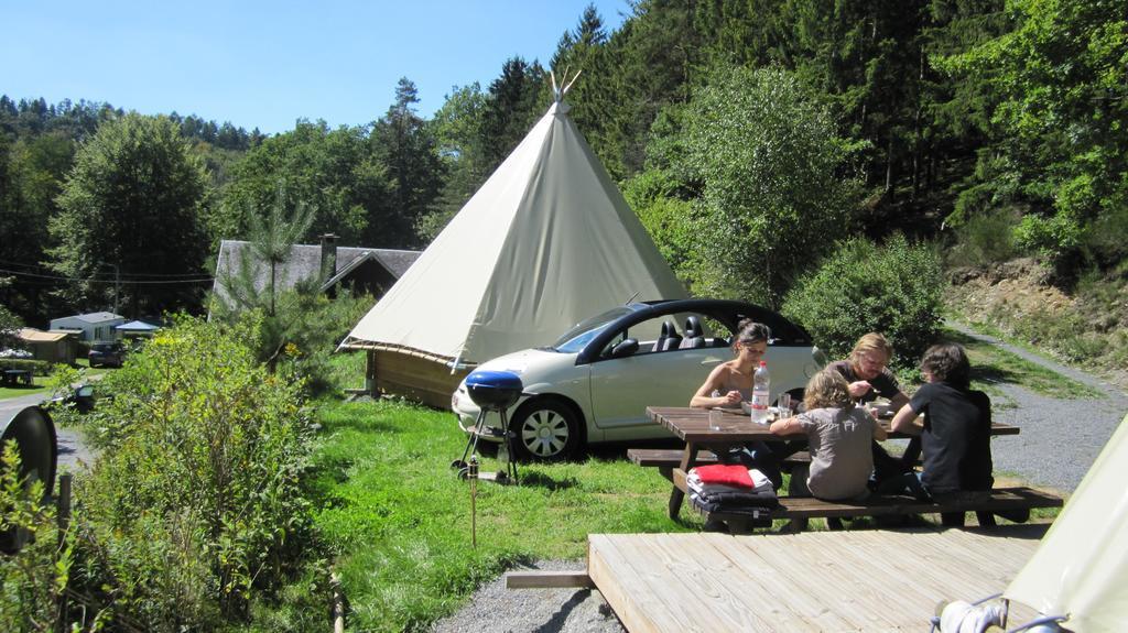 Camping Le Canada-Insolite Chiny Esterno foto